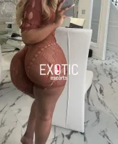 shilah wet Video calls