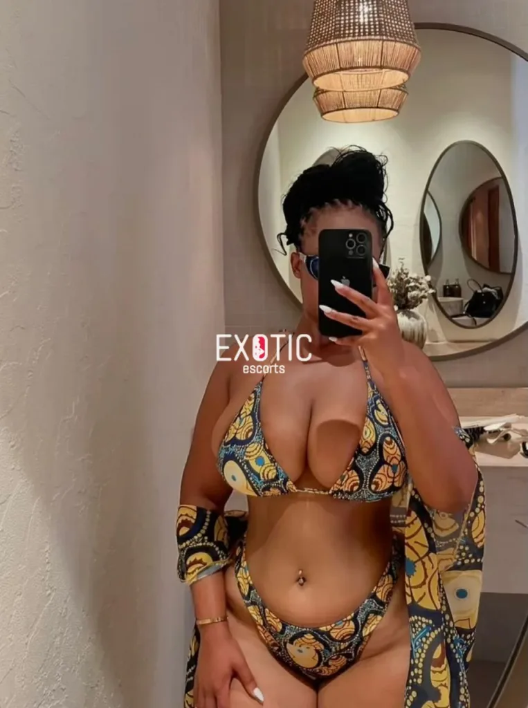 Queen Sweet Massage From Kilimani - Video
