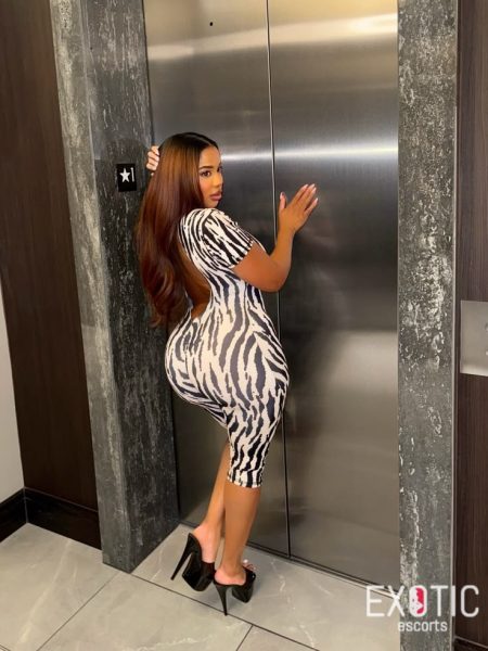 Caro, escort in Bamburi, Kenya (photo 4)