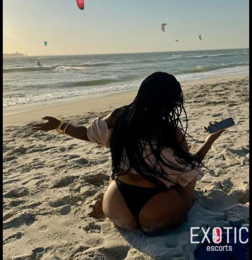Roxin, escort in Embu town, Kenya (photo 2)