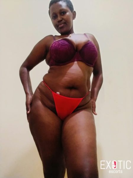 Maria, escort in Bamburi, Kenya (photo 2)