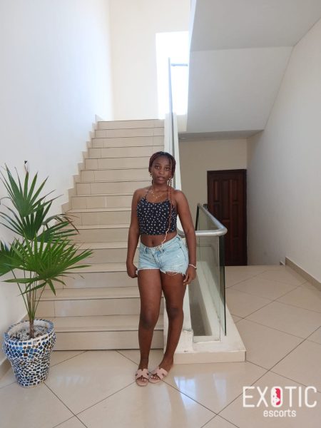 Beccs, escort in Bamburi, Kenya (photo 6)