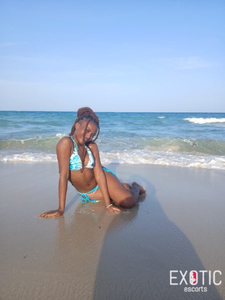 Beccs, escort in Bamburi, Kenya (photo 7)
