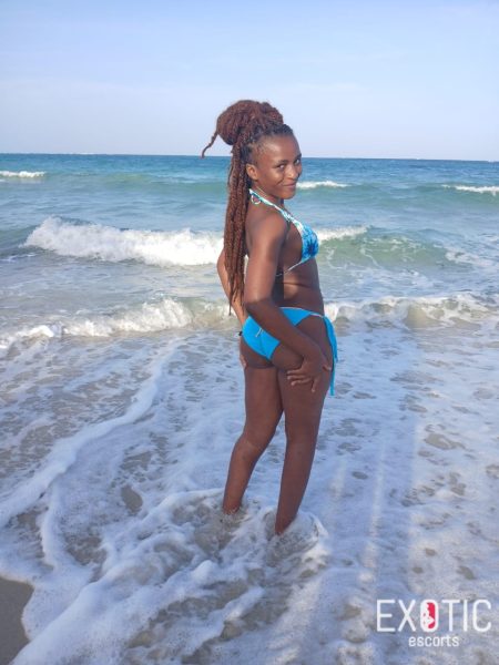 Beccs, escort in Bamburi, Kenya (photo 4)