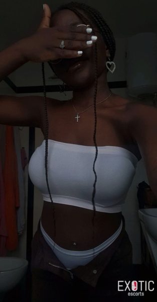 Tori, escort in Bamburi, Kenya (photo 2)